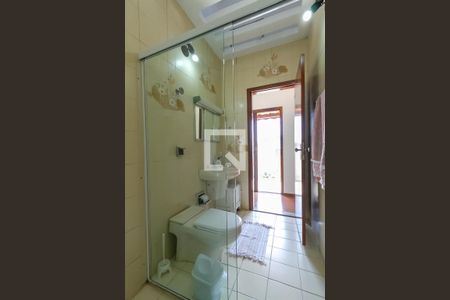 Casa à venda com 240m², 3 quartos e 4 vagasBanheiro Social