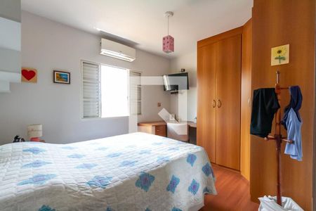 Casa à venda com 240m², 3 quartos e 4 vagasQuarto 2