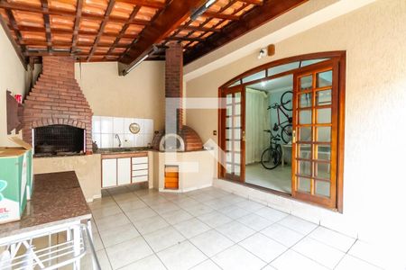 Casa à venda com 240m², 3 quartos e 4 vagasChurrasqueira