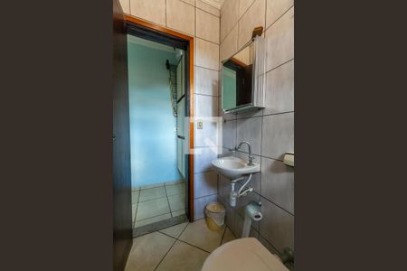 Casa à venda com 240m², 3 quartos e 4 vagasBanheiro de Serviço