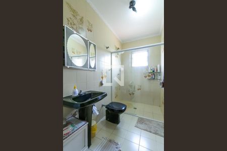 Casa à venda com 240m², 3 quartos e 4 vagasBanheiro da Suíte