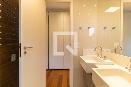 Apartamento para alugar com 106m², 2 quartos e 2 vagasBanheiro da Suíte 