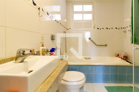 Banheiro da suíte  de apartamento à venda com 3 quartos, 81m² em Leblon, Rio de Janeiro