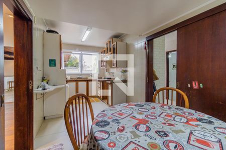 Casa à venda com 330m², 3 quartos e 4 vagas Casa à venda com 330m², 3 quartos e 4 vagasCozinha