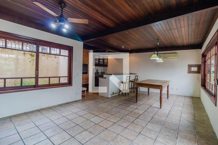 Sala de casa para alugar com 3 quartos, 330m² em Medianeira, Porto Alegre