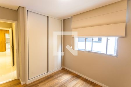Quarto 1 de apartamento para alugar com 2 quartos, 70m² em Lourdes, Belo Horizonte