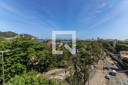 Apartamento à venda com 337m², 4 quartos e 2 vagas Apartamento à venda com 337m², 4 quartos e 2 vagasTerraço - Vista