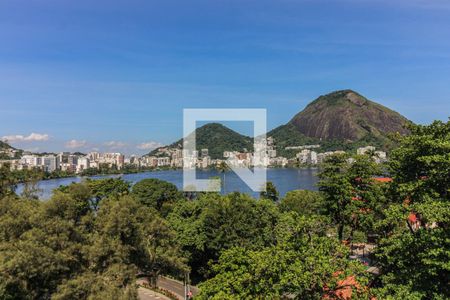 Apartamento à venda com 337m², 4 quartos e 2 vagas Apartamento à venda com 337m², 4 quartos e 2 vagasVaranda