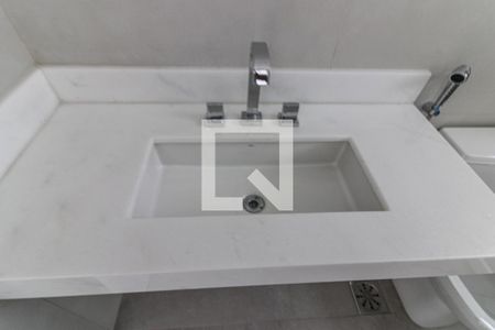 Apartamento à venda com 337m², 4 quartos e 2 vagas Apartamento à venda com 337m², 4 quartos e 2 vagasSuíte 3 - Banheiro