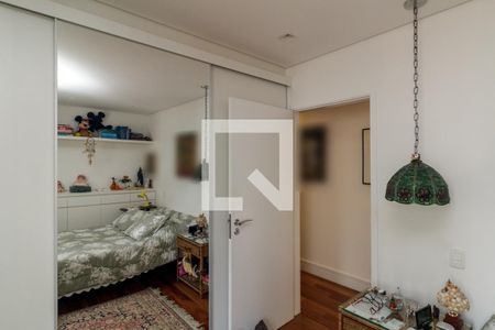 Apartamento à venda com 236m², 4 quartos e 3 vagasQuarto 2 - Suíte