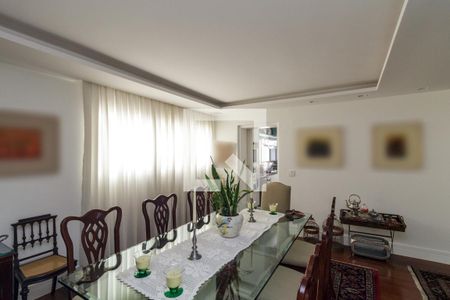 Apartamento à venda com 236m², 4 quartos e 3 vagasSala