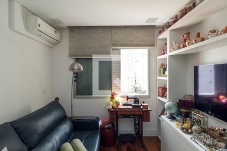 Apartamento à venda com 236m², 4 quartos e 3 vagasQuarto 4 - Sala  de TV