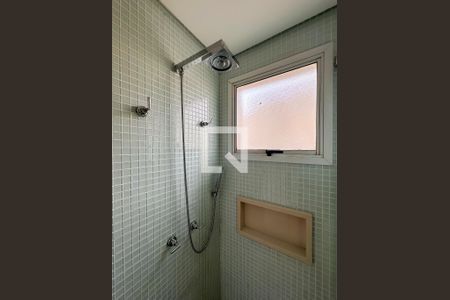 Apartamento à venda com 340m², 2 quartos e 4 vagasDetalhe Banheiro Suíte 1