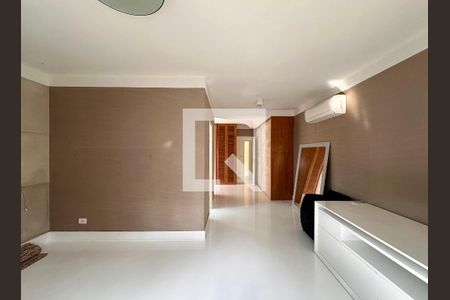 Apartamento à venda com 340m², 2 quartos e 4 vagasSuíte 2