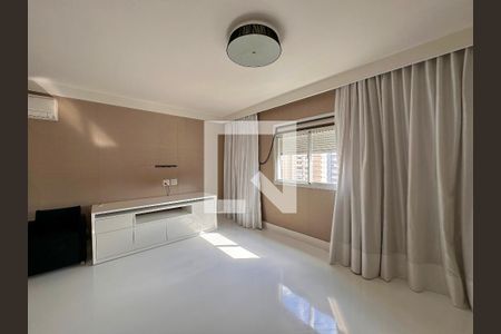 Apartamento à venda com 340m², 2 quartos e 4 vagasSuíte 2