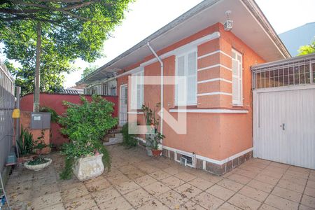 Casa à venda com 80m², 2 quartos e 2 vagas Casa à venda com 80m², 2 quartos e 2 vagasFachada