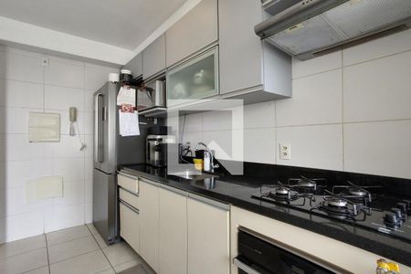 Apartamento à venda com 56m², 2 quartos e 1 vaga Apartamento à venda com 56m², 2 quartos e 1 vagaCozinha - Armários