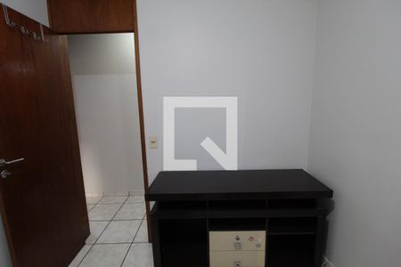 Sala de TV de apartamento para alugar com 3 quartos, 74m² em Santa Maria, Uberlândia