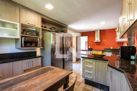 Casa de condomínio à venda com 460m², 4 quartos e 3 vagasCozinha