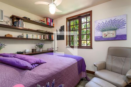 Casa de condomínio à venda com 460m², 4 quartos e 3 vagasQuarto 