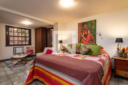 Casa de condomínio à venda com 460m², 4 quartos e 3 vagasQuarto