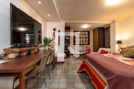 Casa de condomínio à venda com 460m², 4 quartos e 3 vagasQuarto