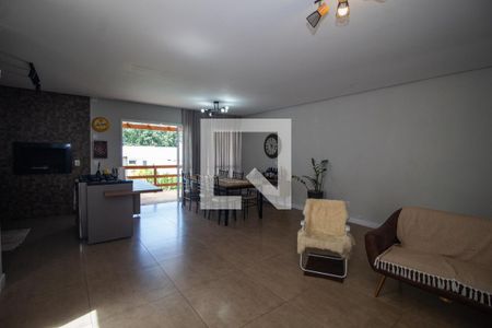 Sala de casa à venda com 2 quartos, 100m² em Guarujá, Porto Alegre