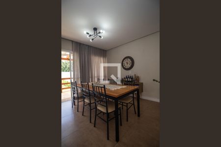 Sala de casa à venda com 2 quartos, 100m² em Guarujá, Porto Alegre