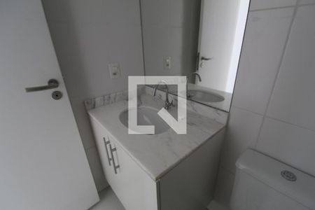Apartamento para alugar com 54m², 2 quartos e 1 vagaBanheiro do corredor
