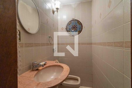 Casa à venda com 300m², 5 quartos e 4 vagasLavabo Adega