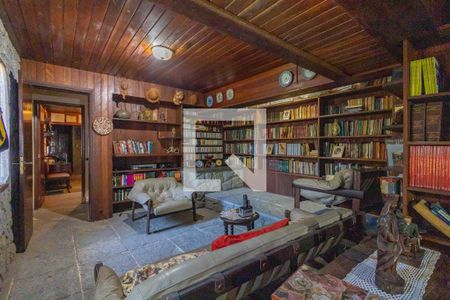 Casa à venda com 300m², 5 quartos e 4 vagasBiblioteca