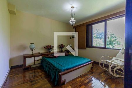 Casa à venda com 300m², 5 quartos e 4 vagasSuíte