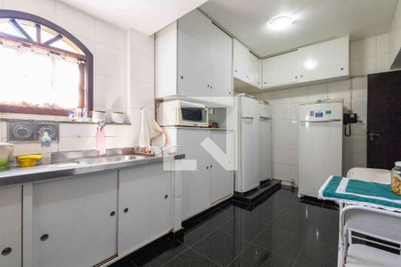 Casa à venda com 300m², 5 quartos e 4 vagasCozinha