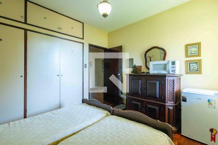 Casa à venda com 300m², 5 quartos e 4 vagasQuarto 3