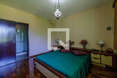 Casa à venda com 300m², 5 quartos e 4 vagasSuíte