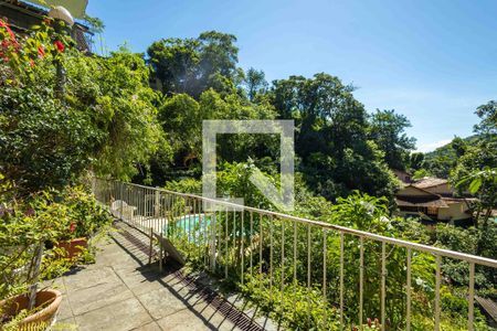 Casa à venda com 300m², 5 quartos e 4 vagasQuintal