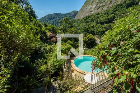 Casa à venda com 300m², 5 quartos e 4 vagasQuintal