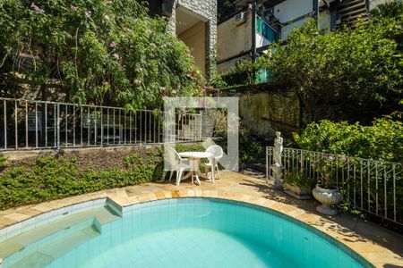 Casa à venda com 300m², 5 quartos e 4 vagasQuintal