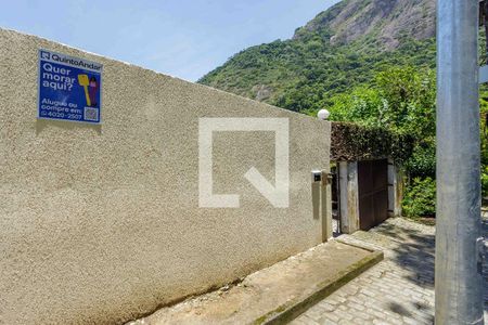 Casa à venda com 300m², 5 quartos e 4 vagasPlaquinha