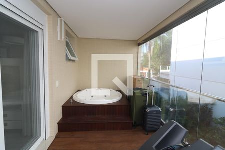 Apartamento à venda com 320m², 3 quartos e 4 vagasSacada da Suíte 1