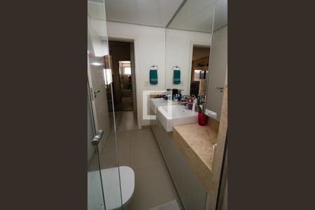 Apartamento à venda com 320m², 3 quartos e 4 vagasBanheiro da Suíte 1