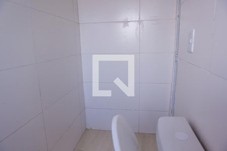 Banheiro de casa para alugar com 1 quarto, 25m² em Parque Cisper, São Paulo