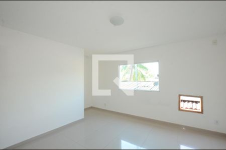 Quarto 1 de casa para alugar com 2 quartos, 80m² em Marechal Hermes, Rio de Janeiro