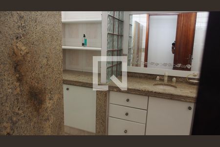 Casa para alugar com 266m², 3 quartos e 2 vagasBanheiro