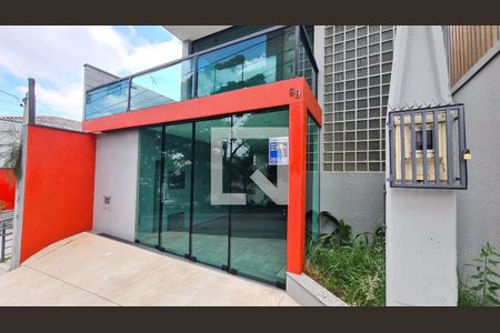 Casa para alugar com 266m², 3 quartos e 2 vagasFachada