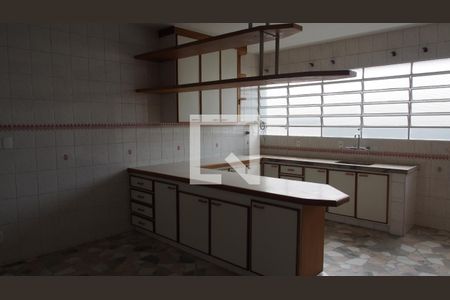 Casa para alugar com 266m², 3 quartos e 2 vagasCozinha