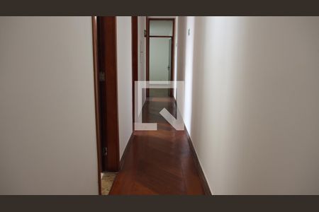Casa para alugar com 266m², 3 quartos e 2 vagasCorredor