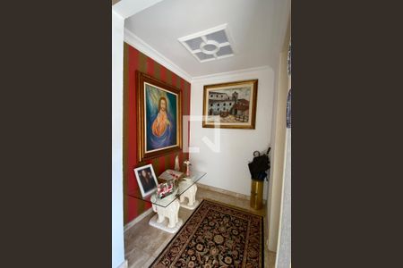 Casa de condomínio à venda com 320m², 4 quartos e 3 vagasLavabo