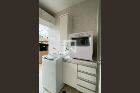 Casa de condomínio à venda com 320m², 4 quartos e 3 vagasÁrea de Serviço