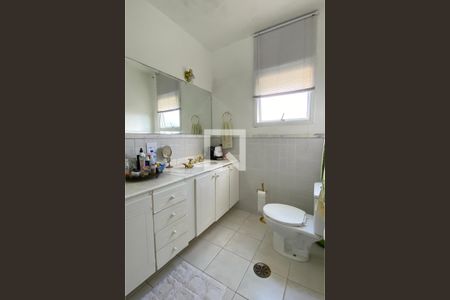 Casa de condomínio à venda com 320m², 4 quartos e 3 vagasBanheiro da Suíte 3